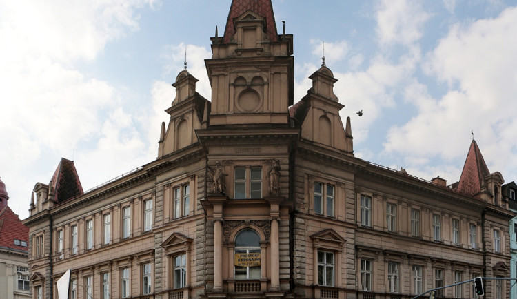 Budova České pošty na Poděbradově náměstí v Prostějově