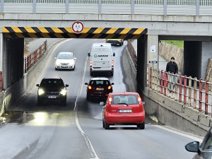 Vodu z podjezdu v Předmostí odvede kilometr dlouhé podzemní potrubí. Stavět se začne po dokončení D1