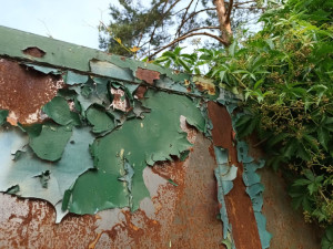 Téměř deset let od demolice. Obnova prázdného areálu Jezdeckých kasáren v Prostějově moc nepokročila