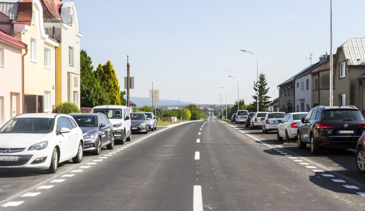 Opravená silnice v Přáslavicích - ilustrační foto