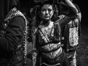 Extrém a obscénnost ve fotografii. Olomoucká galerie chystá výstavu z festivalu tvrdé muziky z Trutnova