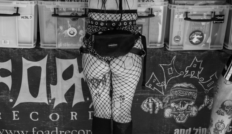 Extrém a obscénnost ve fotografii. Olomoucká galerie chystá výstavu z festivalu tvrdé muziky z Trutnova