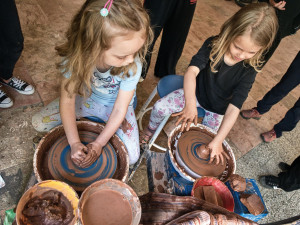 Pololetky jsou tady. Olomoucký dům dětí dnes pořádá celou noc s hrami a zítra workshopy či zájezdy
