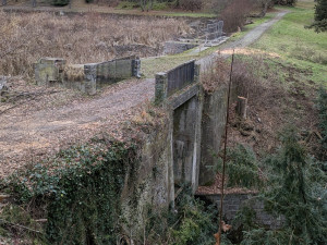 Tajné podzemní chodby až na Kosíř? Revitalizace rybníků v Čechách pod Kosířem oživila dávné pověsti