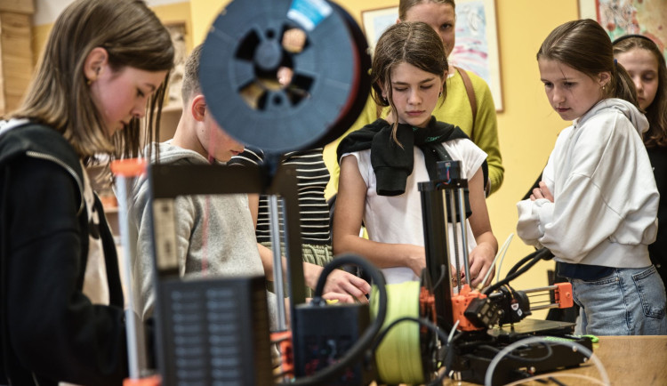 Pololetky jsou tady. Olomoucký dům dětí dnes pořádá celou noc s hrami a zítra workshopy či zájezdy