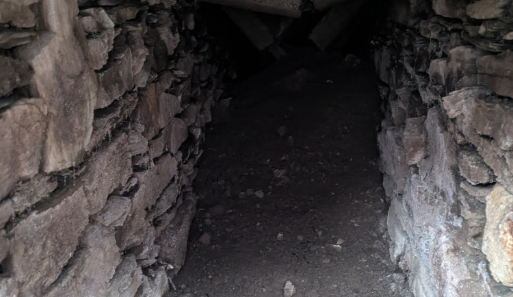 Tajné podzemní chodby až na Kosíř? Revitalizace rybníků v Čechách pod Kosířem oživila dávné pověsti