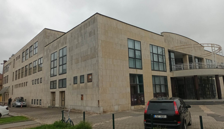 Galerie Prostějov měla vzniknout v centru města v místě, kde stojí kulturní a společenský dům.