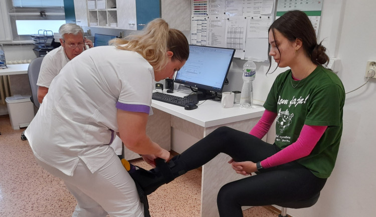 Denně ošetří v Nemocnici AGEL Jeseník patnáct až třicet zraněných lyžařů.