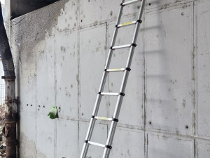 Po Velkomoravské minimálně půl roku v jednom pruhu. Mostní závěr je totálně zničený, oprava bude náročná