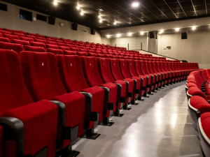 Olomoucké kino Metropol má nové sedačky, v předsálí vznikl druhý bar. Loni přilákalo 60 tisíc diváků