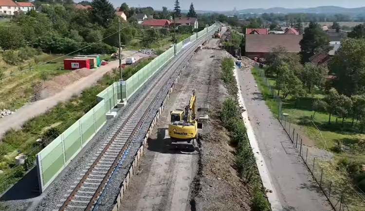 Přeměna železničního koridoru u Hranic pokračuje, výluka potrvá skoro celý rok