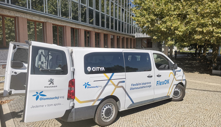 Po testovacím režimu už mikrobus na objednávku nejezdí. Olomoucký kraj čeká na změnu zákona