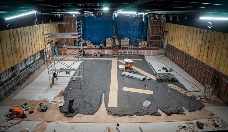 Rozsáhlá rekonstrukce kulturního domu v Zábřehu za 120 milionů se chýlí ke konci. Otevření bude v září