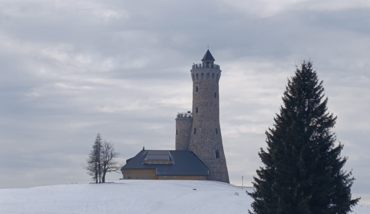 TIP NA VÝLET: Kouzelná procházka k Dalimilově rozhledně a na Paprsek je i pro malé děti