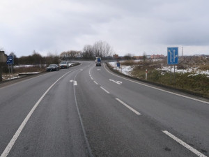 Řidič naboural u Zábřehu Porsche, když nedal přednost. Škoda je kolem 300 tisíc korun