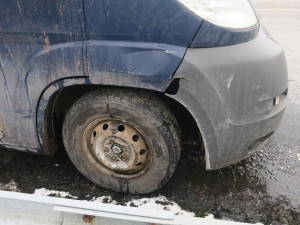 Řidič naboural u Zábřehu Porsche, když nedal přednost. Škoda je kolem 300 tisíc korun
