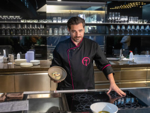 FOTO: Filmaři v Olomouci vytvořili fiktivní restauraci. V nové komedii uvaří Hřebíčková či Kotek