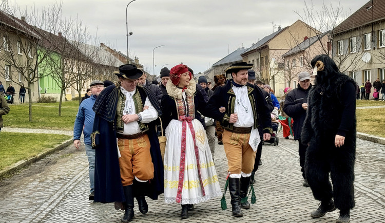 Maškary, zvyky předků i tradiční pochoutky. Příkazy u Olomouce ožijí masopustním veselím