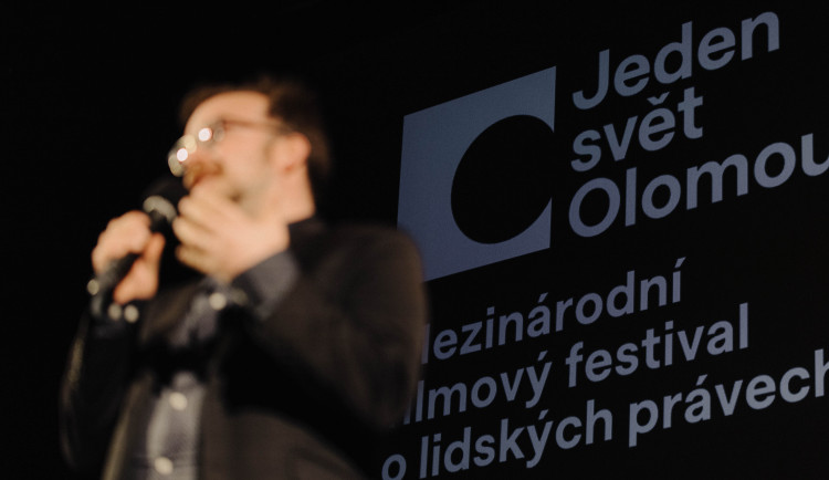 Festival Jeden svět se i letos vrátí do Olomouce. Přinese filmy, přednášky i koncerty