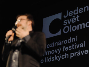 Festival Jeden svět se i letos vrátí do Olomouce. Přinese filmy, přednášky i koncerty