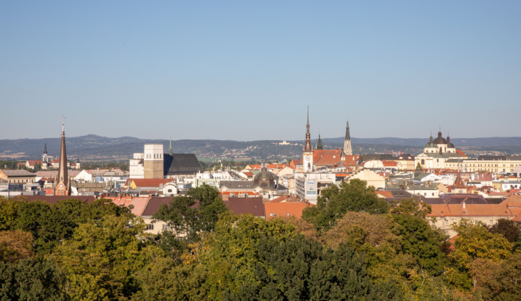 Desítky milionů u dlužníků. Olomouc řeší tisíce pohledávek z pokut i poplatků