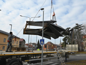 FOTOGALERIE: Čáp pro čápa. Stavba unikátní kovové skulptury v Hranicích sochaře Jana Dostála právě začala