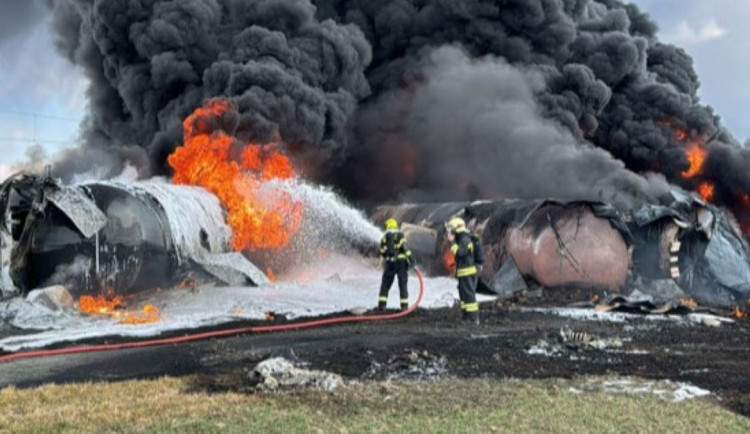 Chemik: Únik benzolu na Přerovsku může mít obrovský dopad na životní prostředí. V pohotovosti jsou i rybáří
