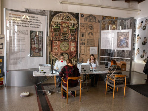 FOTOGALERIE: Dárci krve pomáhali na olomoucké radnici. Na první odběr přišel i olympionik Jurka