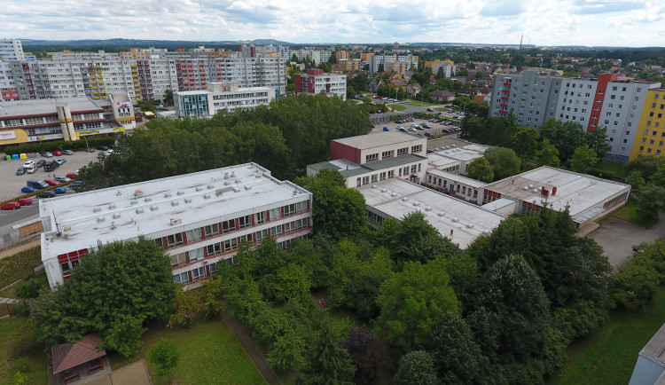Tábor promění bývalou školu v komunitní centrum. Nabídne knihovnu, dílny i služby pro seniory