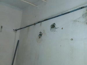 Plísně i myší trus. Inspekce zavřela kuchyni restaurace v Prostějově, během dne podnik prohřešky napravil