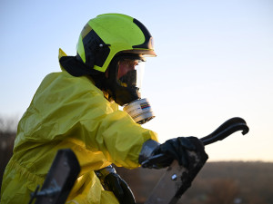 Benzenu v podzemní vodě po havárii cisteren mírně ubylo. Rypadlo u Hustopečí hloubí další sondy