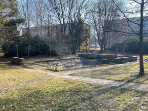 Místo jámy s odpadky bezpečný prostor. Ze sídliště v Olomouci zmizela zpustlá betonová nádrž