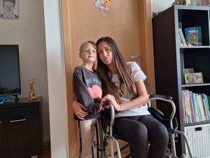 Radka z Olomouce bojuje se vzácnou diagnózou, s trýznivou bolestí má pomoct nákladná léčba ve Švýcarsku