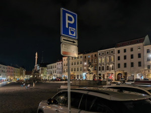 Placené parkování i večer a o víkendu? Olomouc posuzuje argumenty i data z kamerového auta