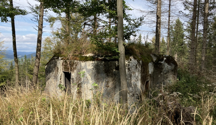 Jeden prodávaných objektů lehkého opevnění na Jesenicku