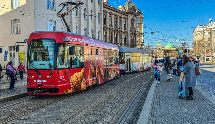 Jízdenky v Olomouci měly zdražit ještě víc, radní zvolili mírnější variantu. Blíží se platba kartou v MHD