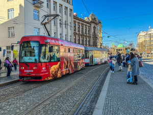 Jízdenky v Olomouci měly zdražit ještě víc, radní zvolili mírnější variantu. Blíží se platba kartou v MHD