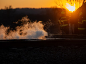 V Hustopečích dnes začne instalace osmimetrových stěn, mají zabránit kontaminaci vody. Ryby jsou zatím v pořádku