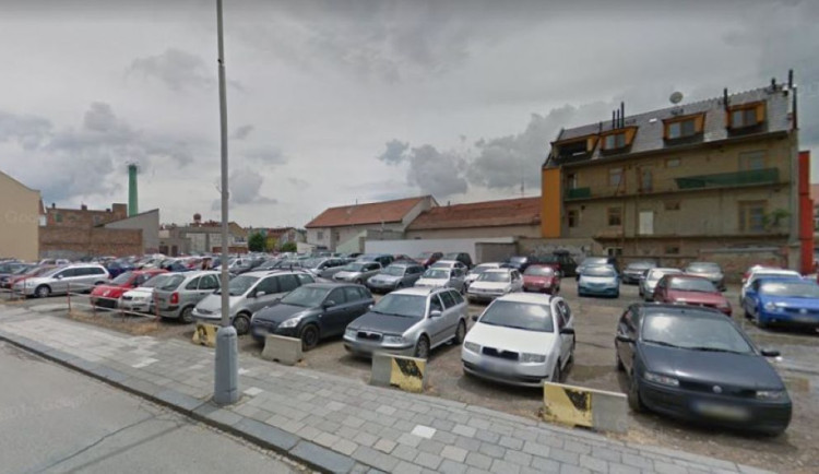 Parkovací revoluce v Prostějově. Radnice chystá rozdělení města na zóny, ve kterých by se za stání platilo