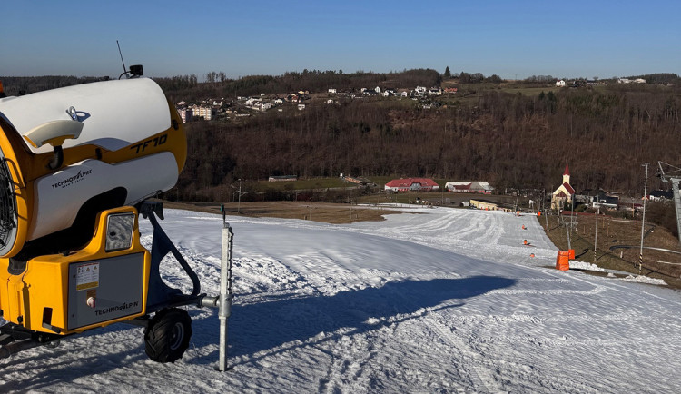 Sjezdovka v Hlubočkách ve speciálním režimu ještě naposledy v aktuální sezoně přivítá lyžaře
