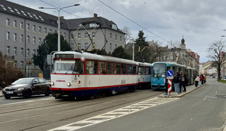 POLITICKÁ KORIDA: Olomouc zdražuje jízdné v MHD. Co na to říkáte?
