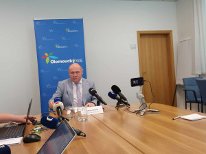 Hejtman Okleštěk vyhlásí stav nebezpečí. Kvůli havárii vlaku s benzenem na Přerovsku čelil kritice