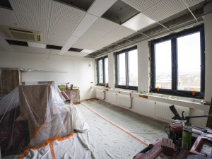 Výměna všech oken i instalace fotovoltaiky. Krajský úřad v Olomouci prochází proměnou