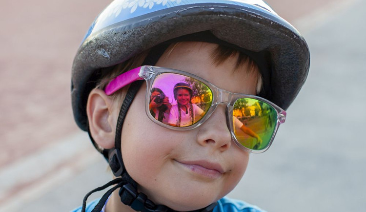 Dětské brýle: jak zaujmout dítě a přitom chránit jeho zrak