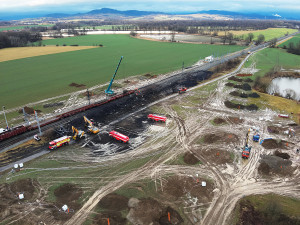 VIDEO: Boj s benzenem v Hustopečích pokračuje. Správa železnic zvažuje vybudování náhradní koleje