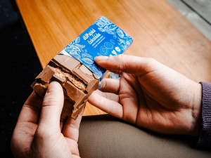 Čokoláda s tvarůžky, obecní ostrov v Řecku či strážnici-vzduchoplavci. Apríl udeřil i v Olomouckém kraji