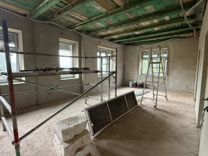 Vzkaz pro budoucnost. V opravované škole v Jeseníku studenti uložili časovou schránku, otevřena bude za 50 let