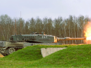 Hromy bez bouřky? Na Libavé byly noční tankové střelby, rány zaskočily i Olomouc