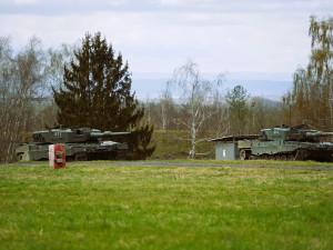 Hromy bez bouřky? Na Libavé byly noční tankové střelby, rány zaskočily i Olomouc