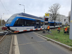 Při havárii vlaku u Šantovky uniklo 400 litrů pohonných hmot. Mlýnský potok a Morava jsou zatím v pořádku